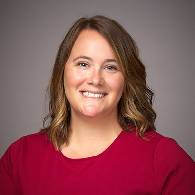 Megan Robar headshot