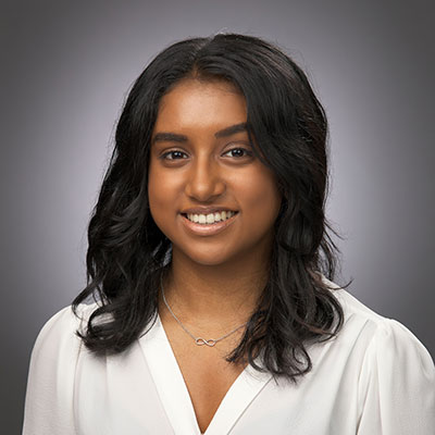 Headshot of Zoë Mohan.