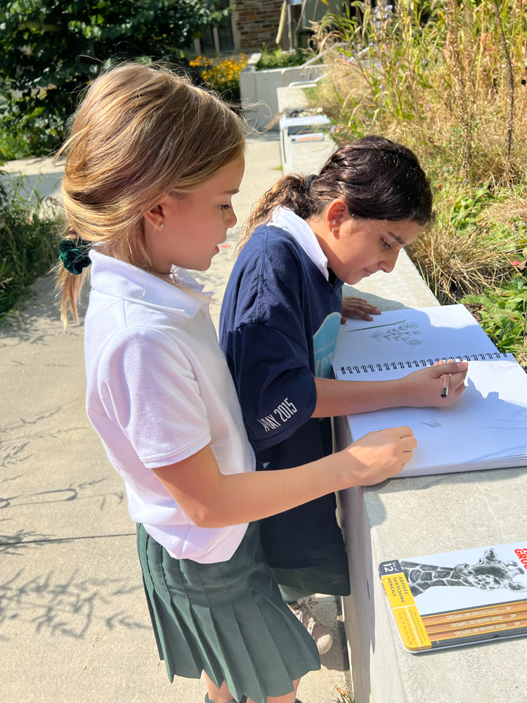 Students making art.