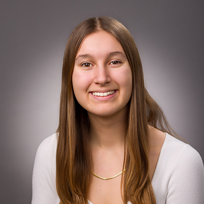 Headshot of Su Topaloglu.