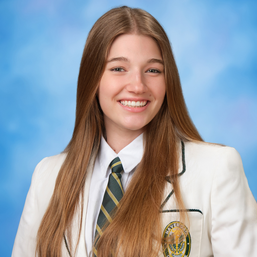 Headshot of Catherine.