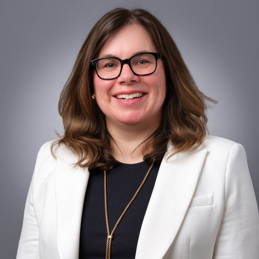 Headshot of Kate Horton